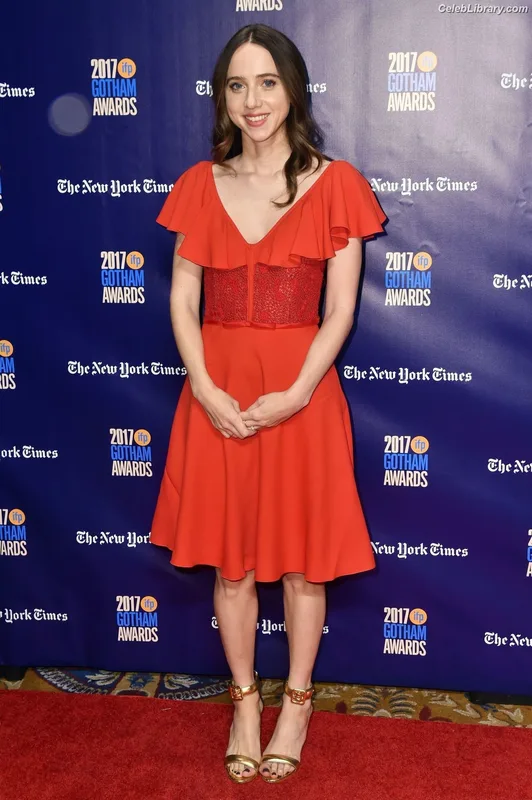 Zoe Kazan photo 23 of 90