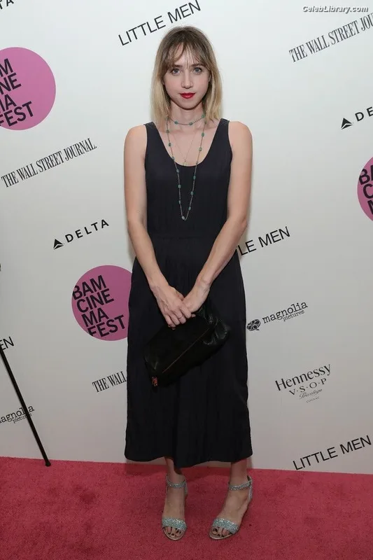 Zoe Kazan photo 6 of 90