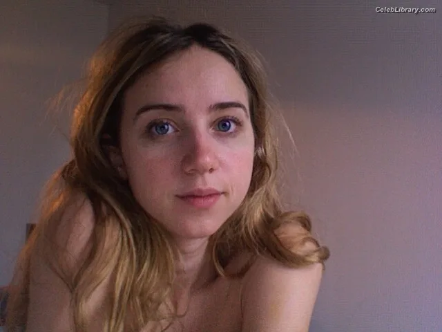 Zoe Kazan photo 8 of 90