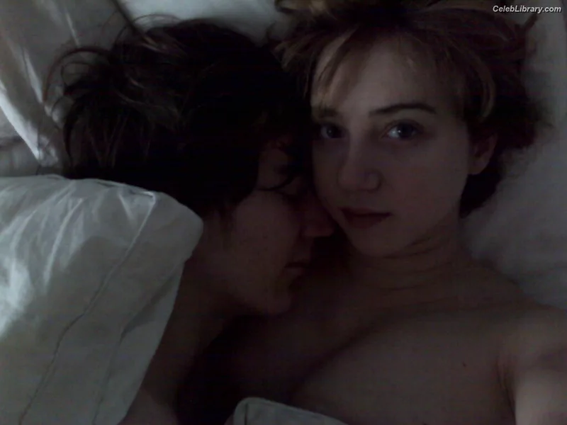 Zoe Kazan photo 13 of 90