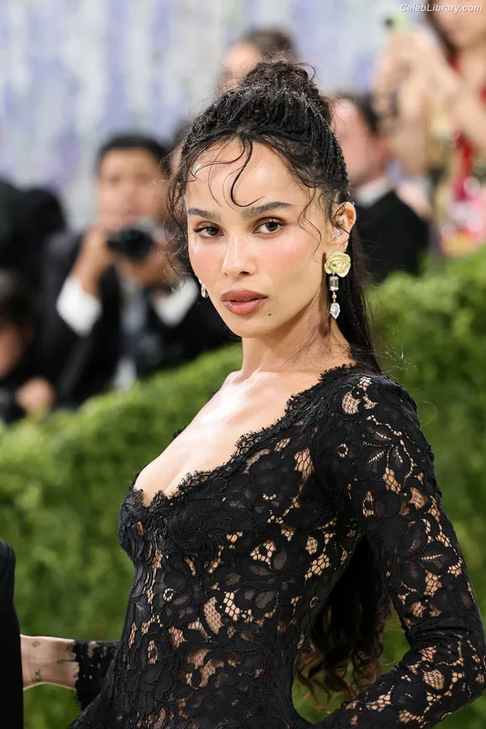 Zoë Kravitz photo 2 of 404