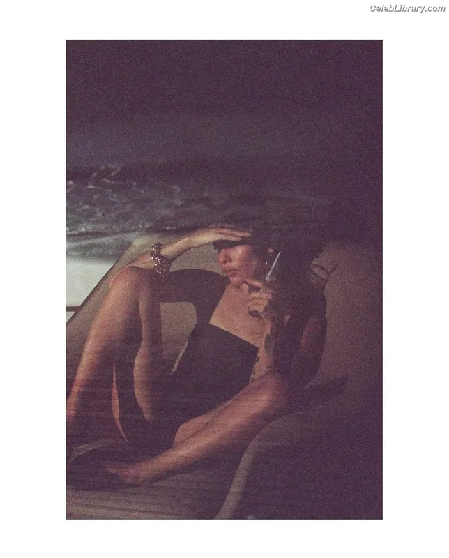 Zoë Kravitz photo 19 of 404