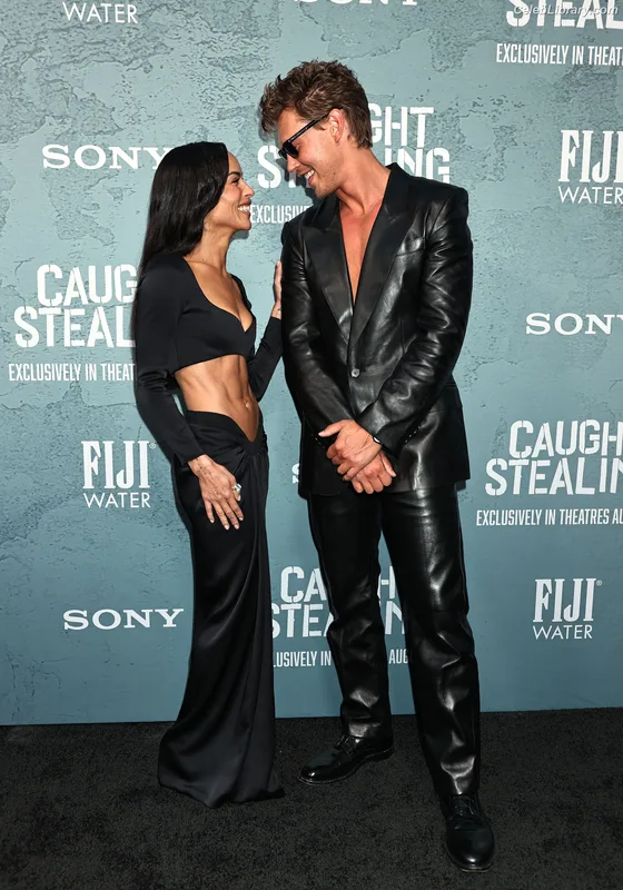 Zoë Kravitz photo 3 of 404