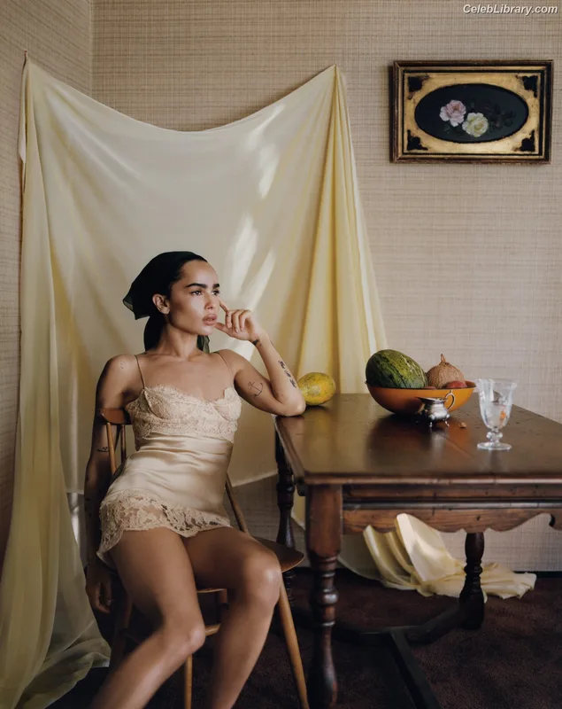 Zoë Kravitz photo 4 of 404