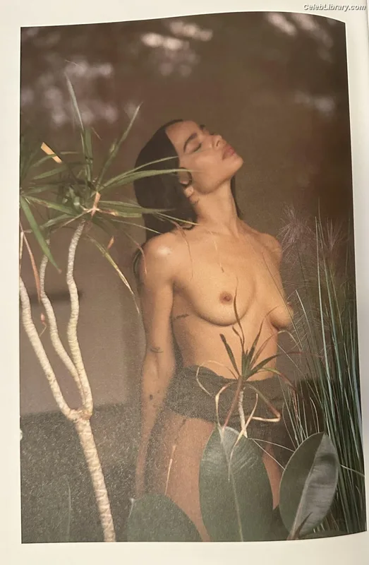 Zoë Kravitz photo 7 of 404