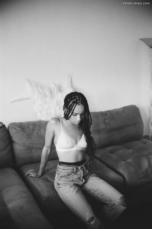 Zoë Kravitz photo 15 of 404