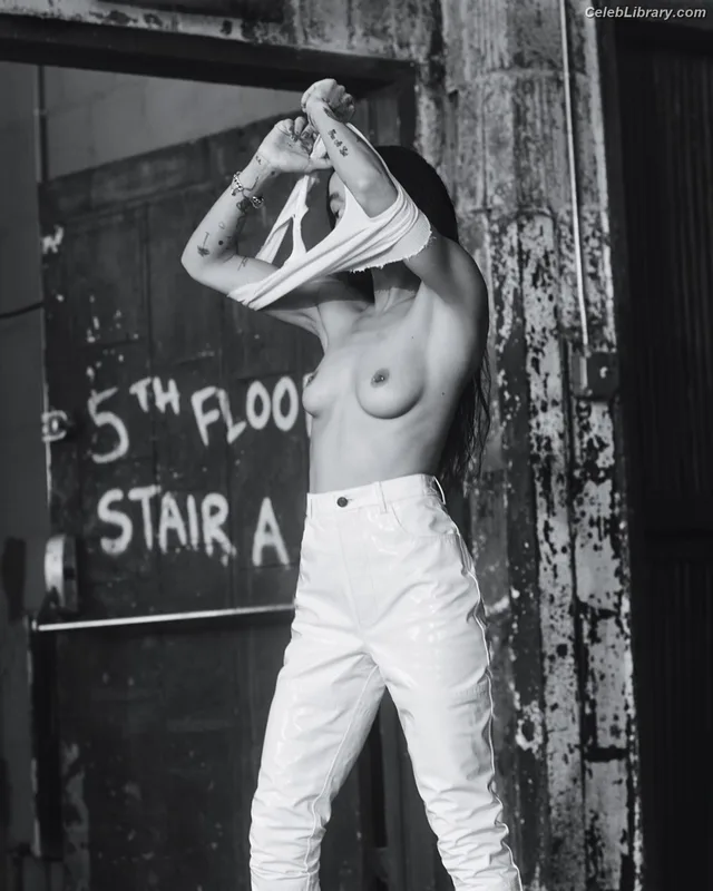 Zoë Kravitz photo 10 of 404