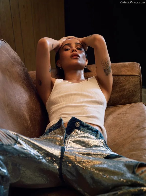 Zoë Kravitz photo 1 of 404