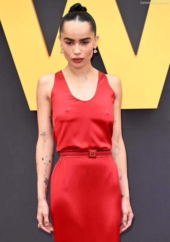 Zoë Kravitz photo 3 of 404