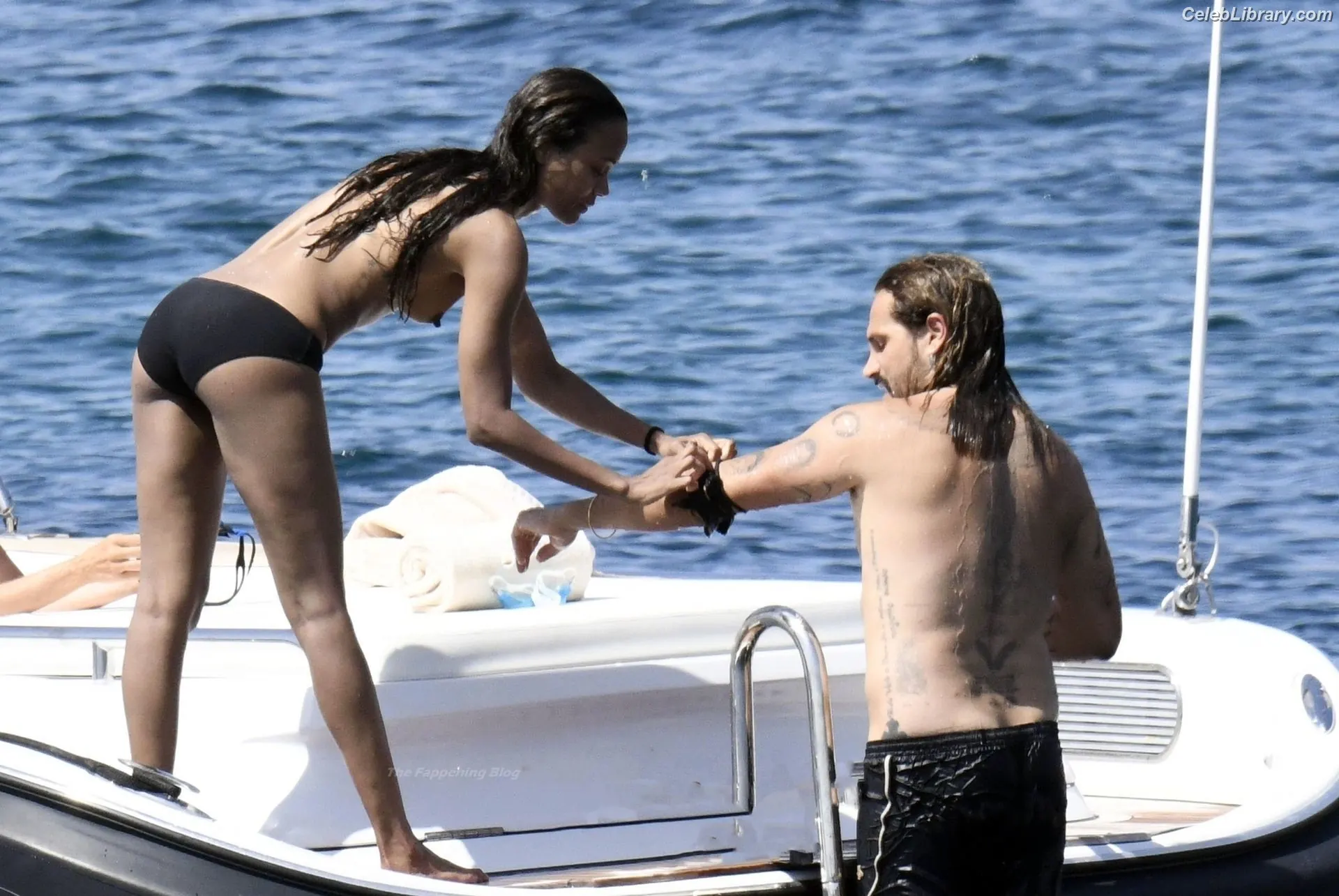 Zoe Saldana photo 11 of 867
