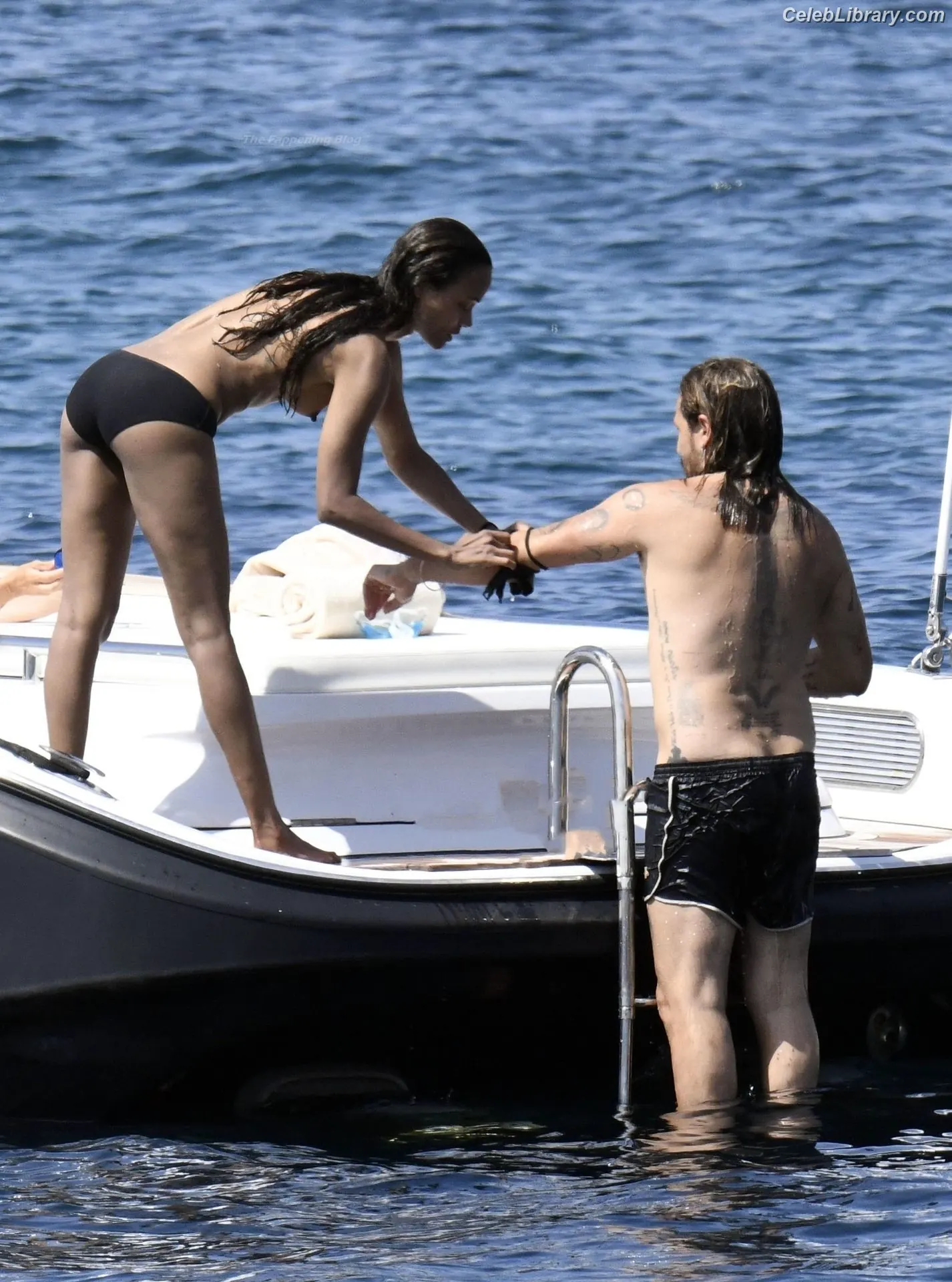 Zoe Saldana photo 12 of 867