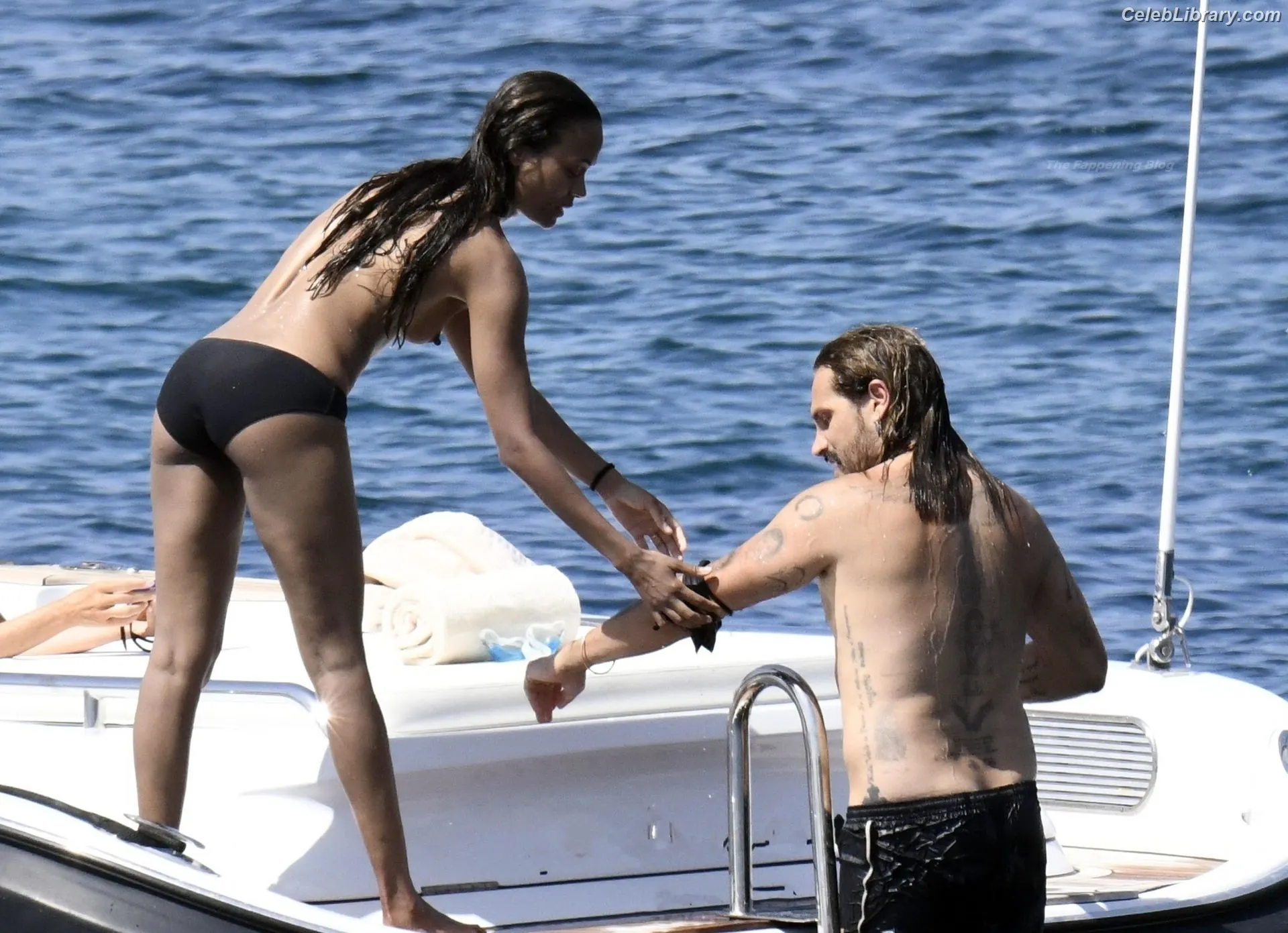 Zoe Saldana photo 21 of 867