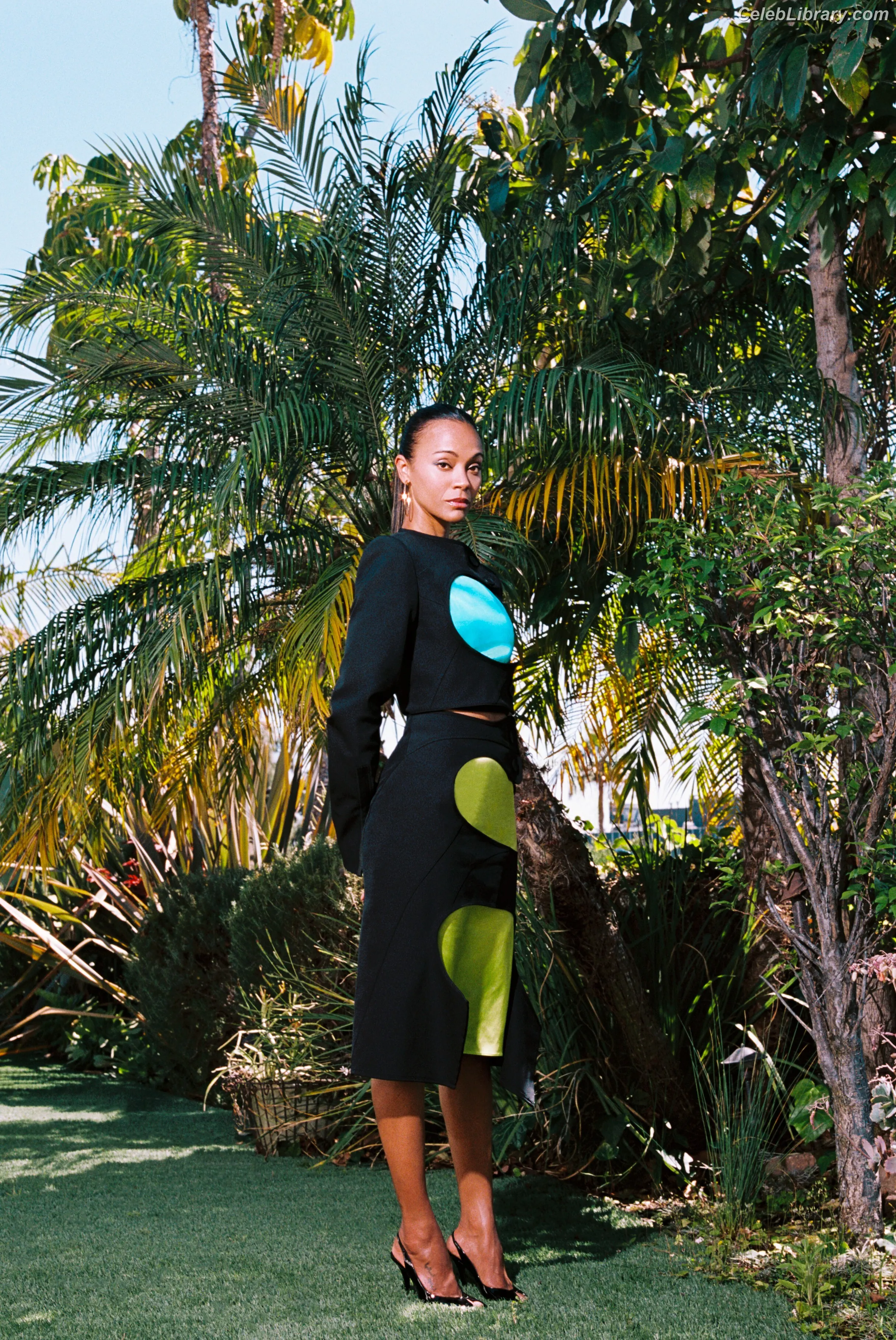 Zoe Saldana photo 24 of 867