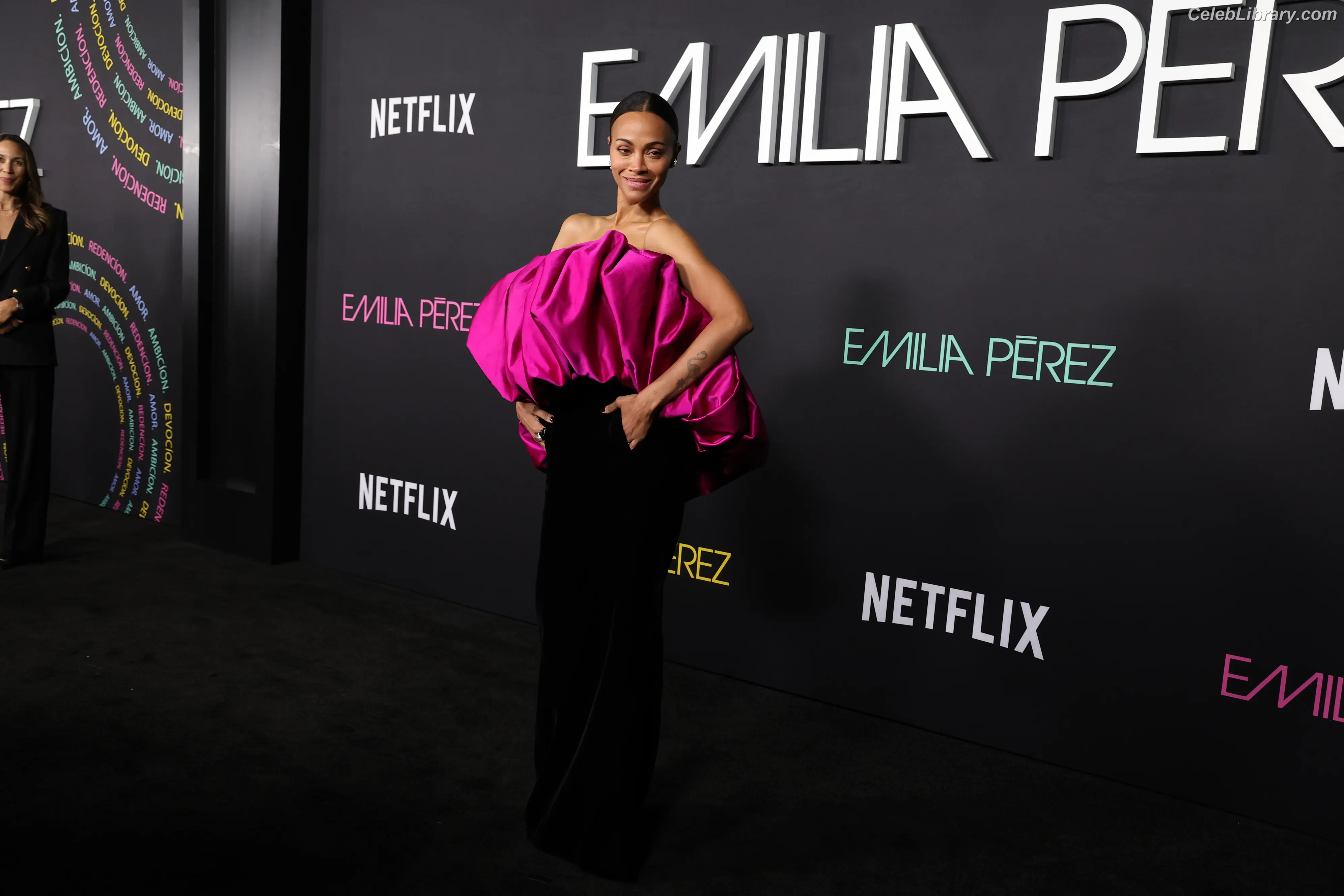 Zoe Saldana photo 1 of 867