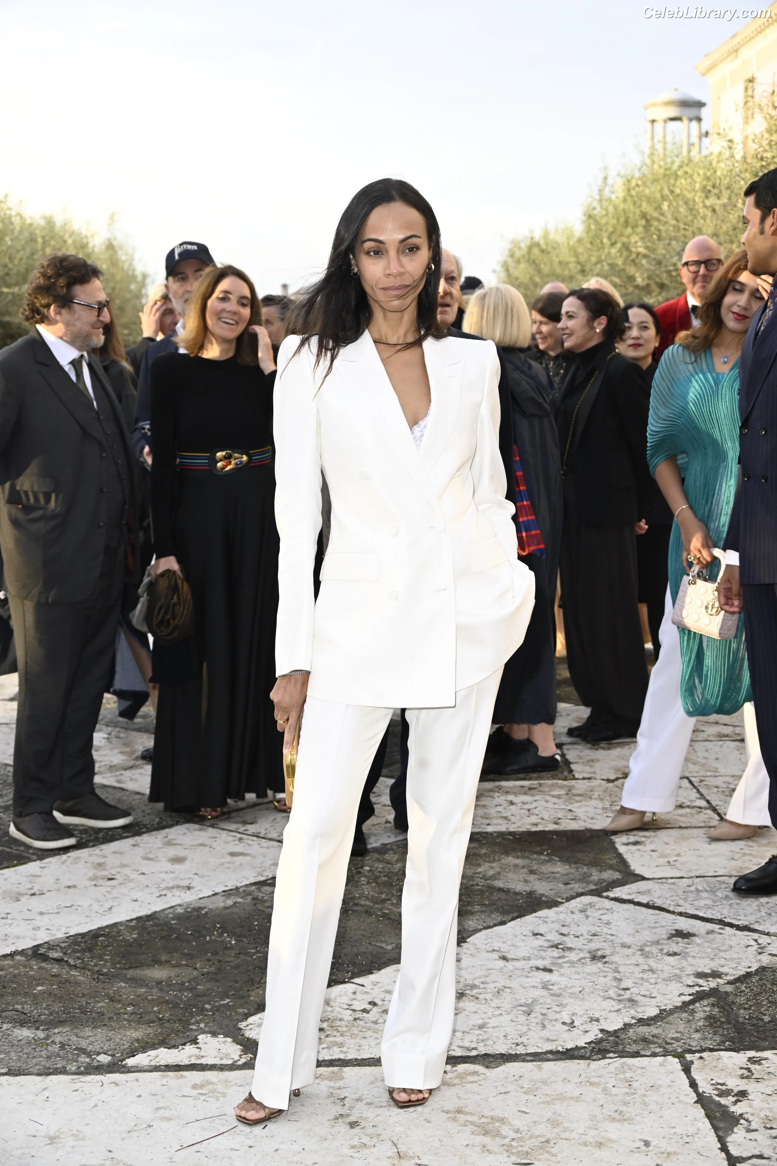 Zoe Saldana photo 21 of 867