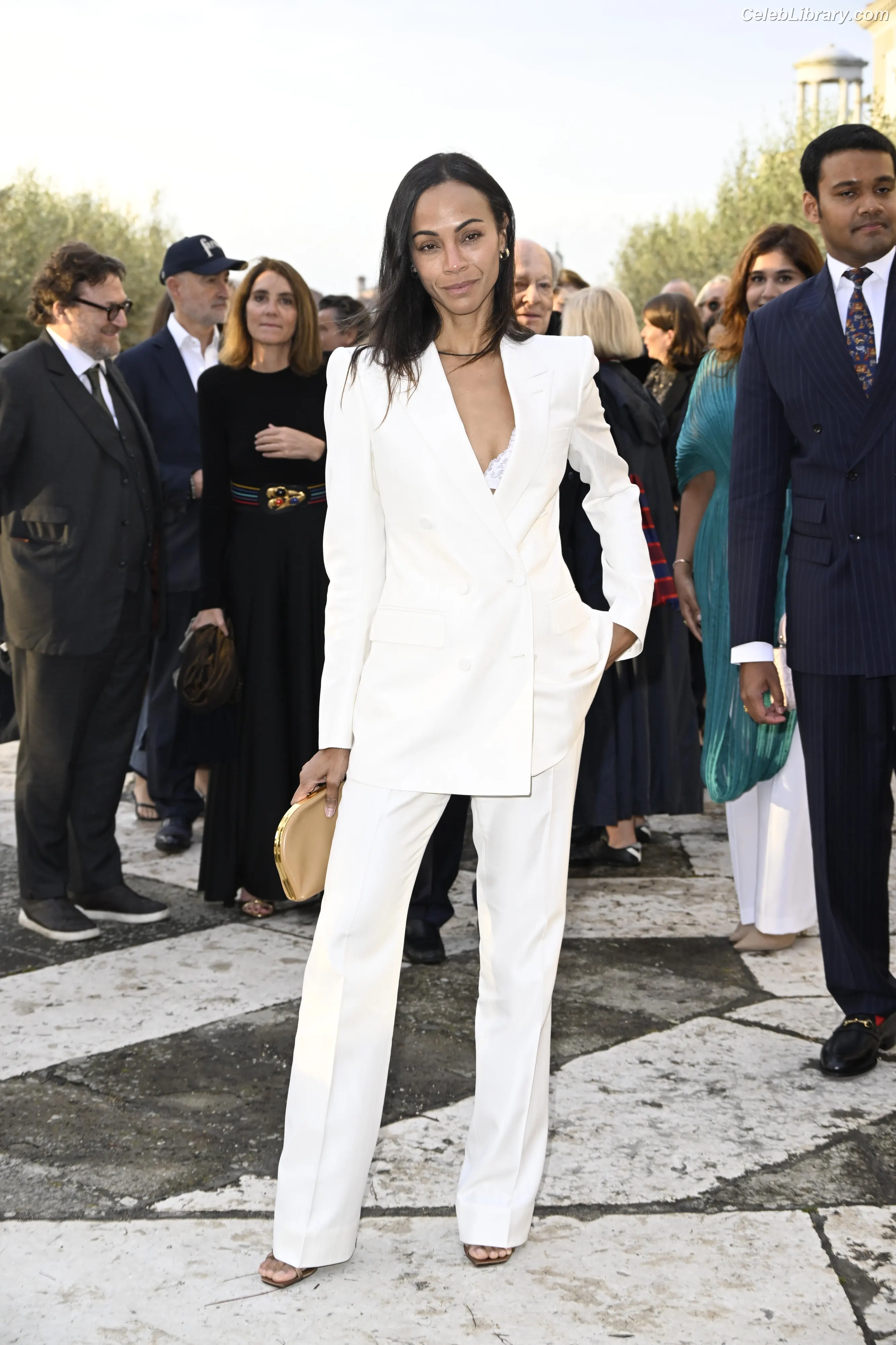 Zoe Saldana photo 24 of 867