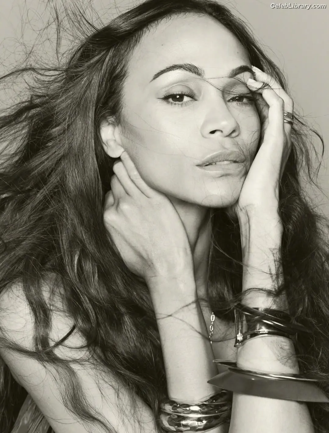 Zoe Saldana photo 12 of 867