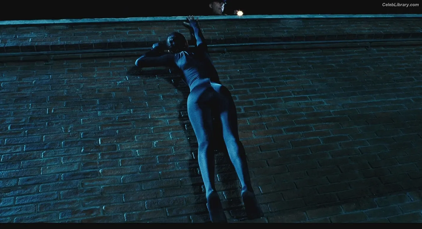 Zoe Saldana photo 3 of 867