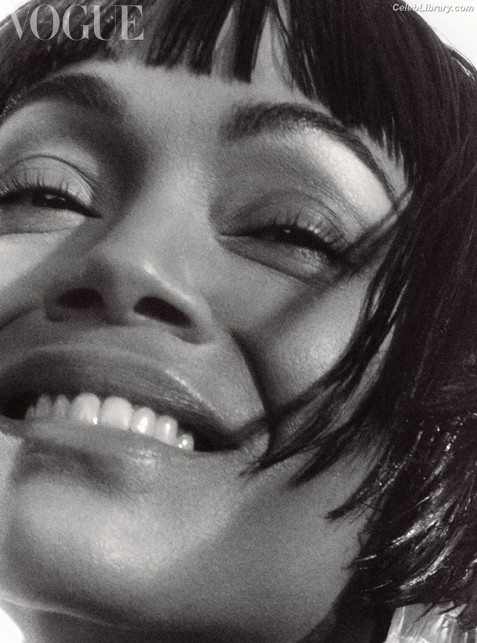 Zoe Saldana photo 11 of 867
