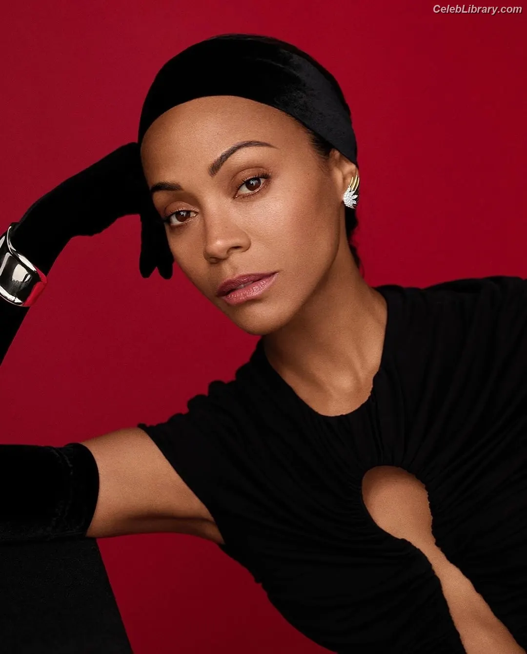 Zoe Saldana photo 9 of 867