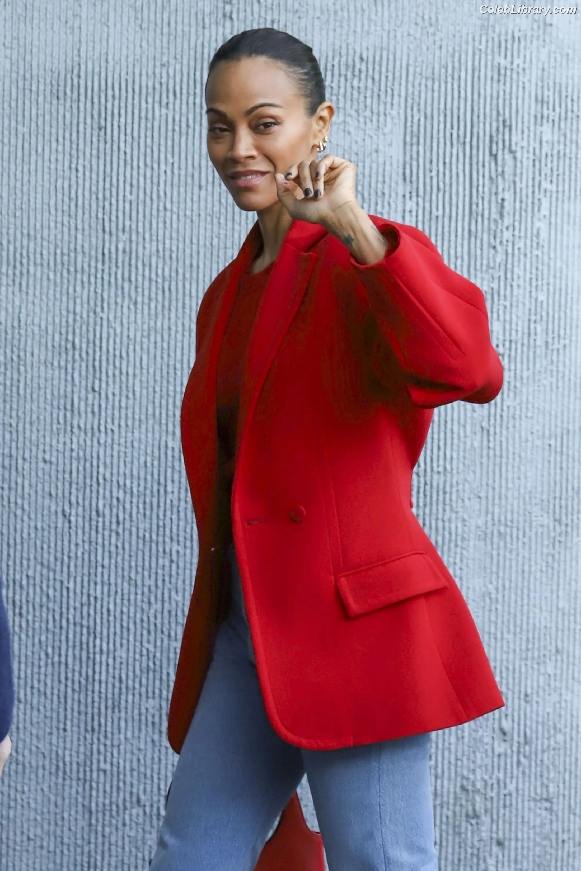 Zoe Saldana photo 9 of 867