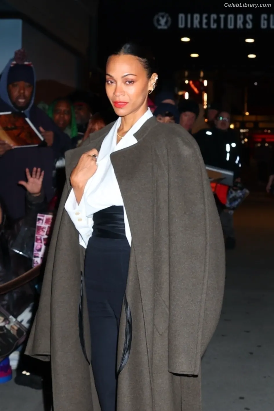 Zoe Saldana photo 12 of 867