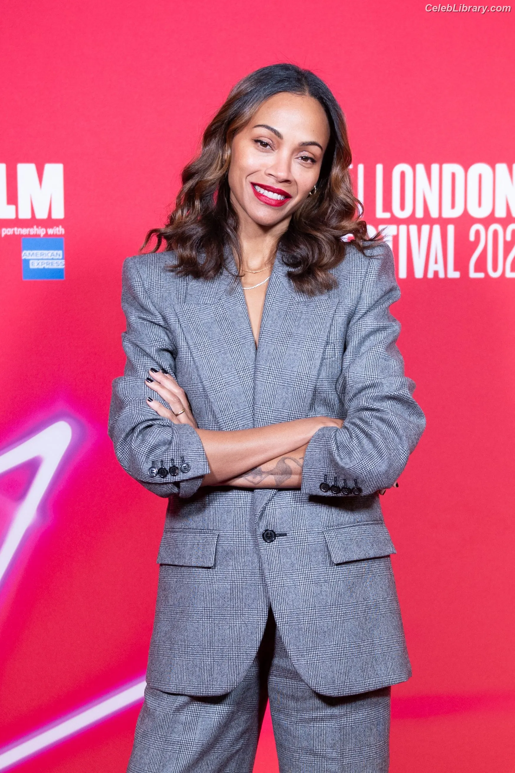 Zoe Saldana photo 6 of 867