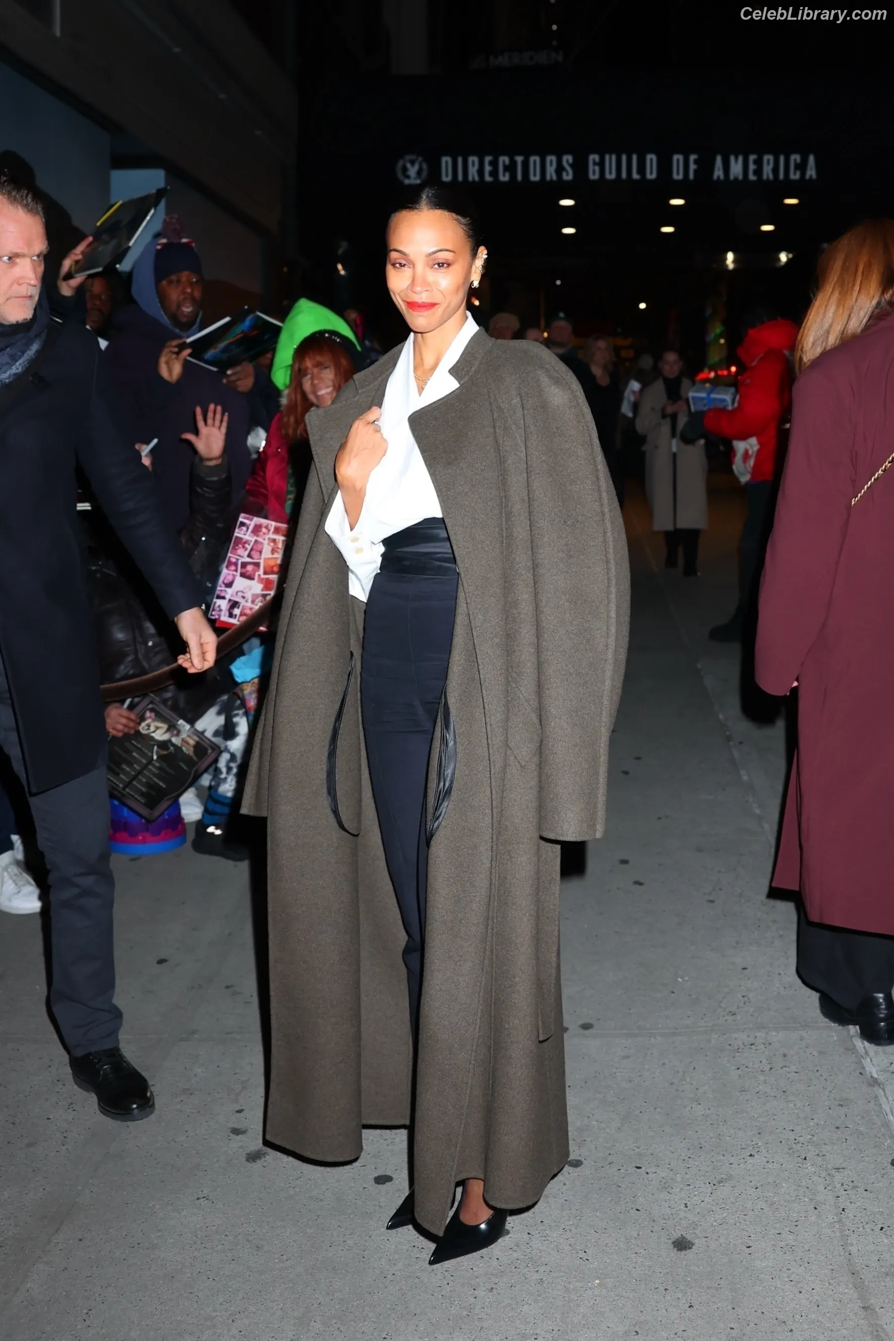Zoe Saldana photo 17 of 867