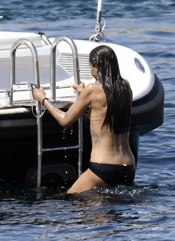Zoe Saldana photo 14 of 868