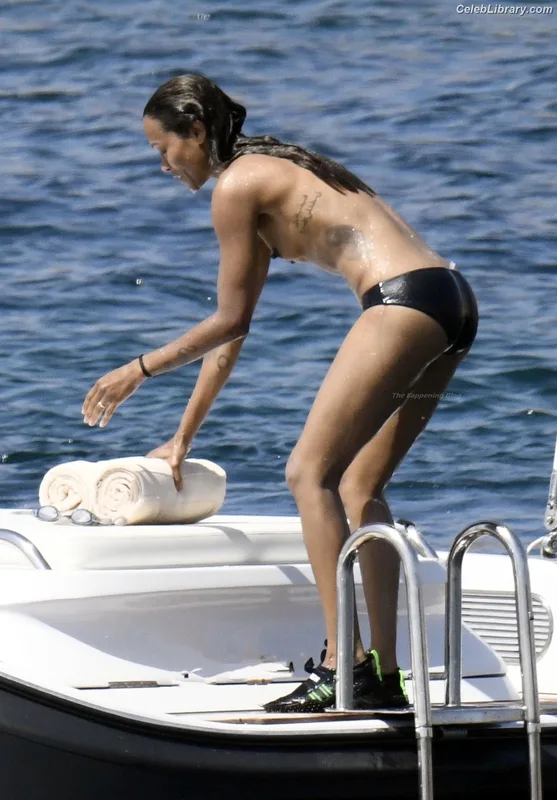 Zoe Saldana photo 16 of 868
