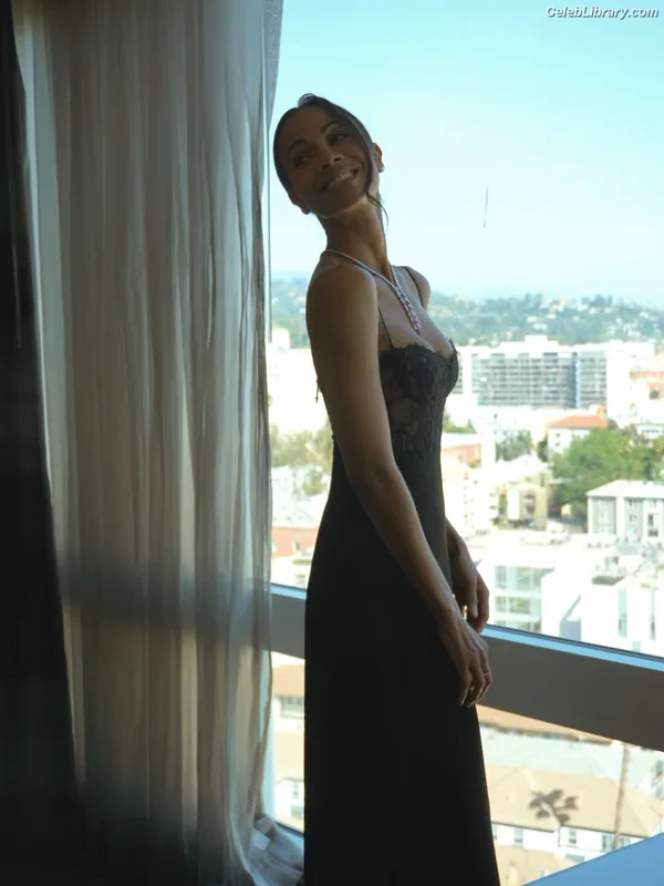Zoe Saldana photo 5 of 868