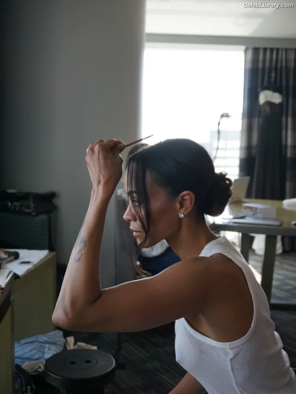Zoe Saldana photo 7 of 868