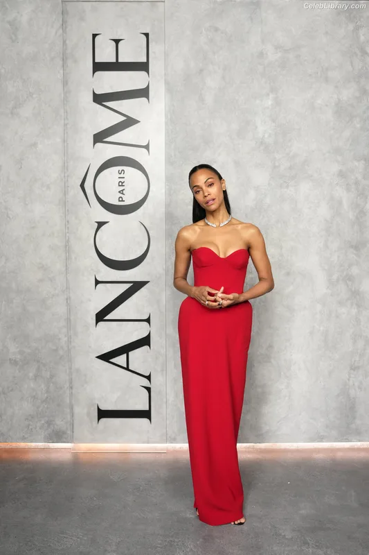 Zoe Saldana photo 11 of 868