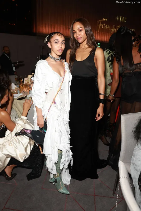 Zoe Saldana photo 5 of 868