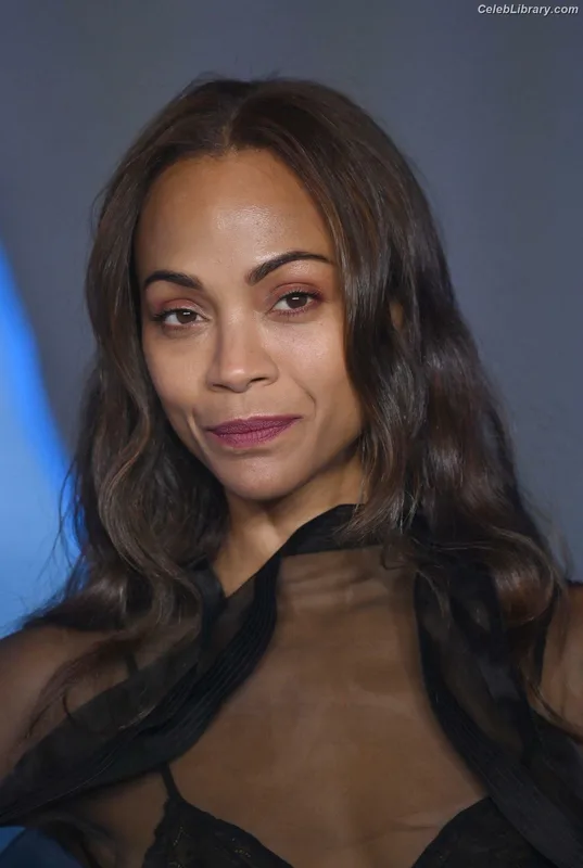 Zoe Saldana photo 2 of 868