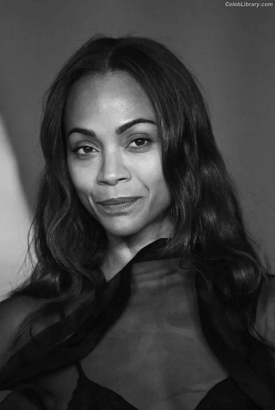 Zoe Saldana photo 3 of 868