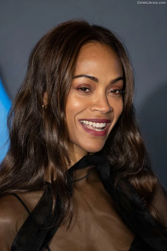 Zoe Saldana photo 12 of 868