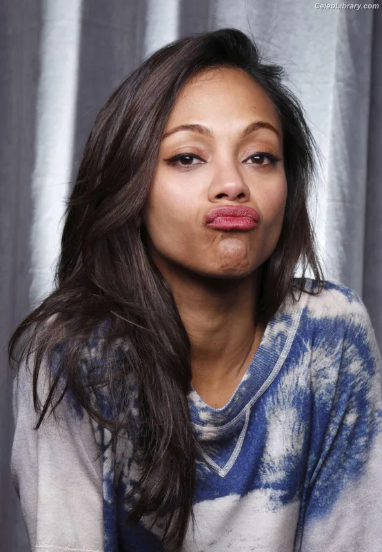 Zoe Saldana photo 15 of 868