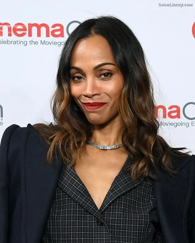 Zoe Saldana photo 10 of 868