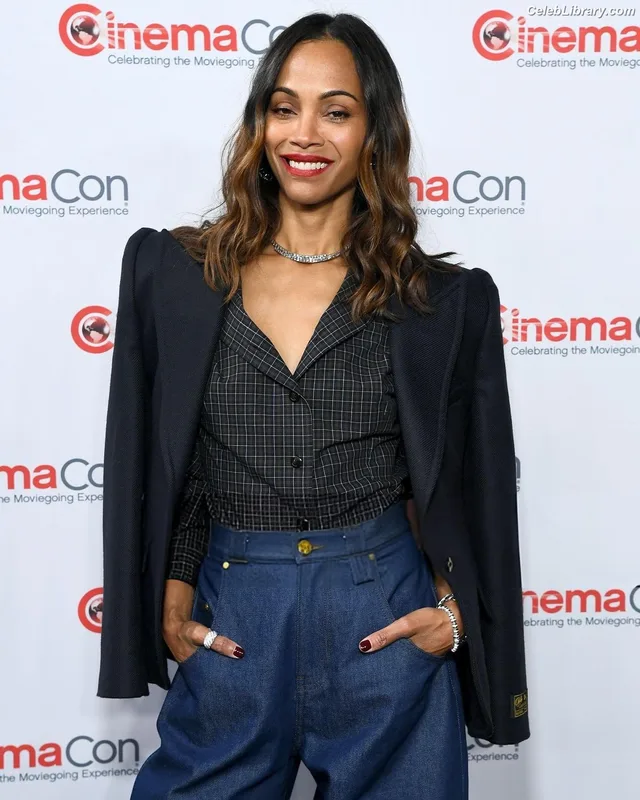 Zoe Saldana photo 14 of 868