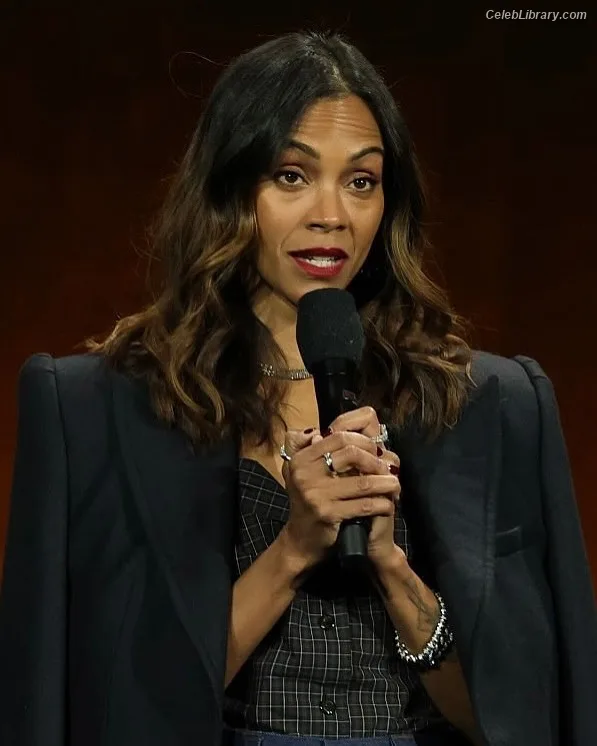 Zoe Saldana photo 17 of 868