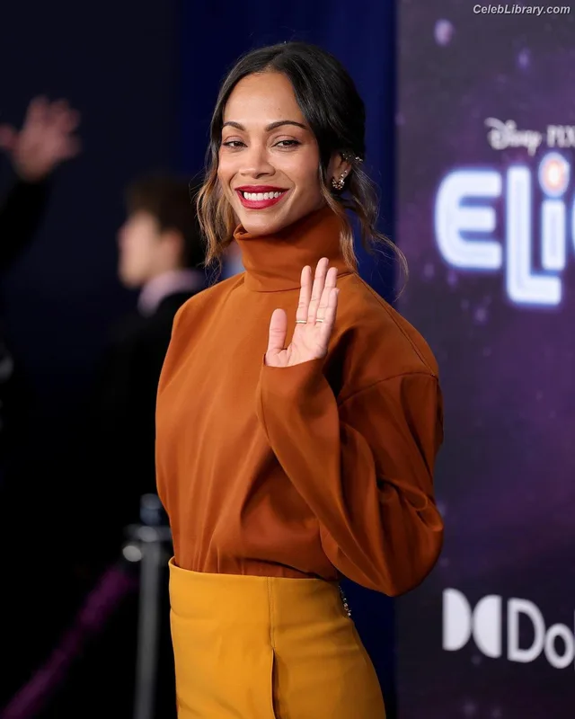 Zoe Saldana photo 23 of 868