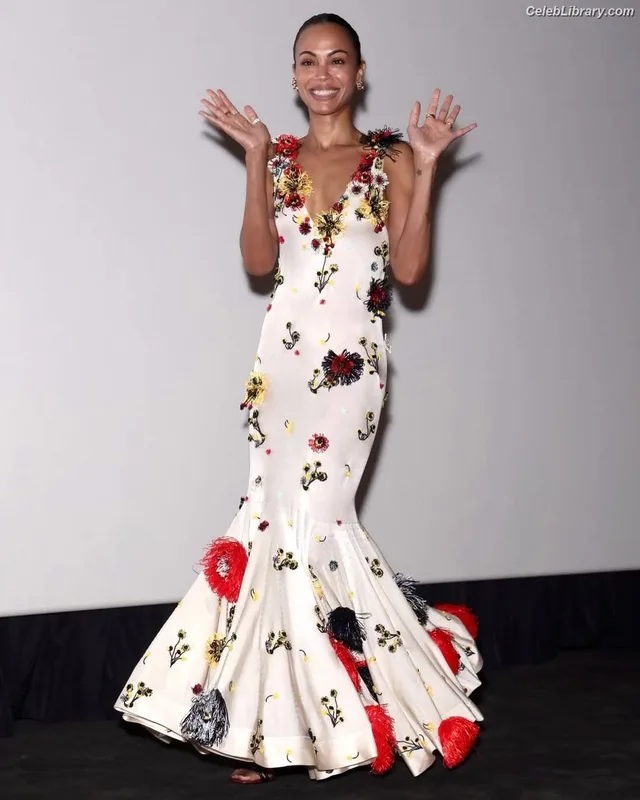Zoe Saldana photo 10 of 868