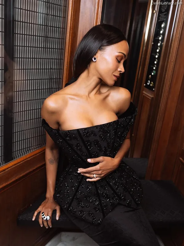 Zoe Saldana photo 16 of 868