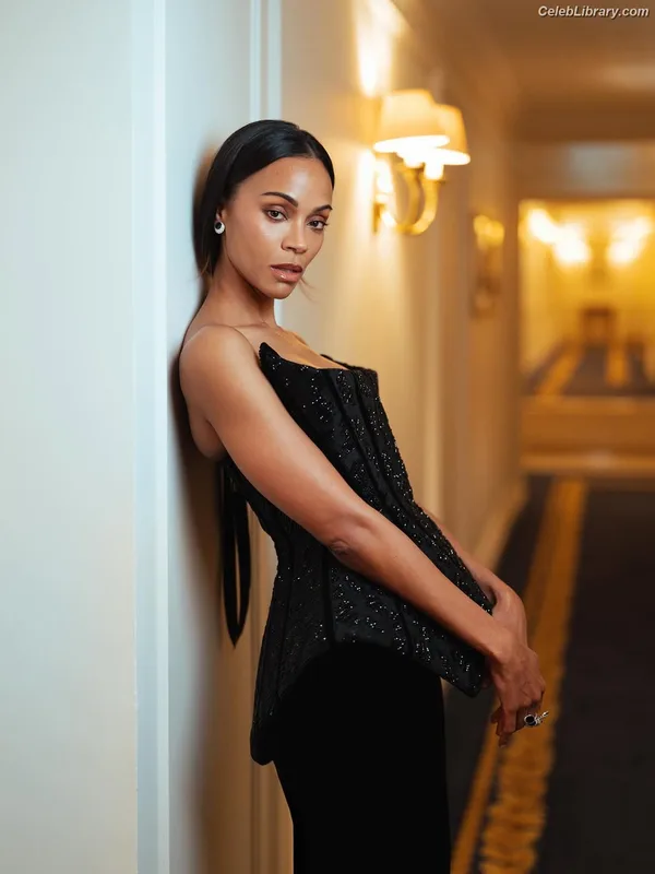 Zoe Saldana photo 18 of 868