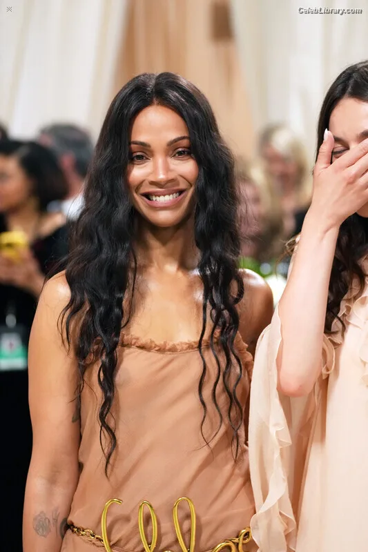 Zoe Saldana photo 9 of 868