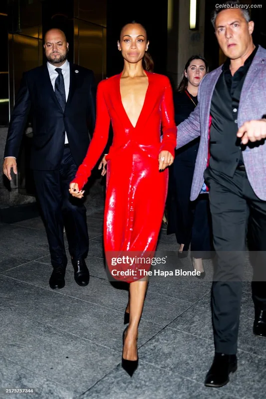 Zoe Saldana photo 17 of 868