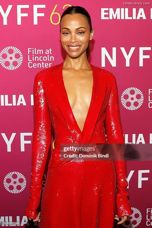 Zoe Saldana photo 2 of 868