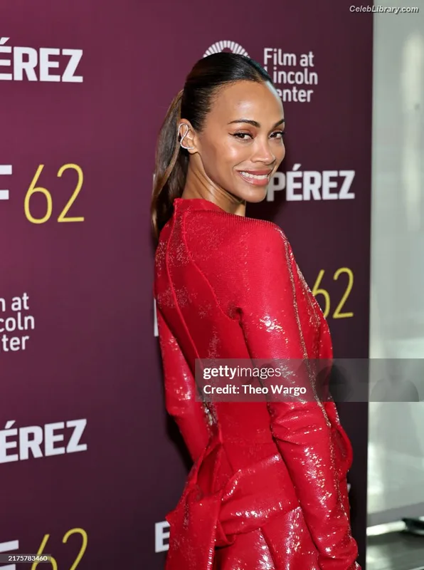 Zoe Saldana photo 8 of 868