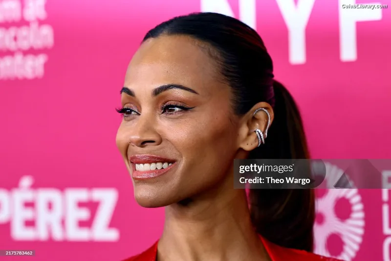 Zoe Saldana photo 10 of 868